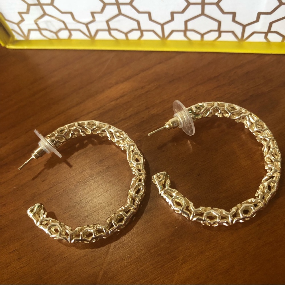 Kendra Scott Golden Earrings Maggie!